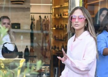 Jennifer Lopezga “do‘kon to‘la” deyishdi!