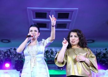 Yulduz Usmonova qizi Nilufar Usmonovaga “chiroyli dakki” berdi