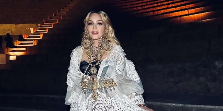 Madonna 67 yoshini oilasi bilan Toskanada nishonlamoqda
