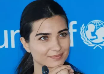 Barchamiz sevib tomosha qilgan Osiyo serialining bosh qahramoni: Tuba Büyüküstünning(Buyukustun) hayoti