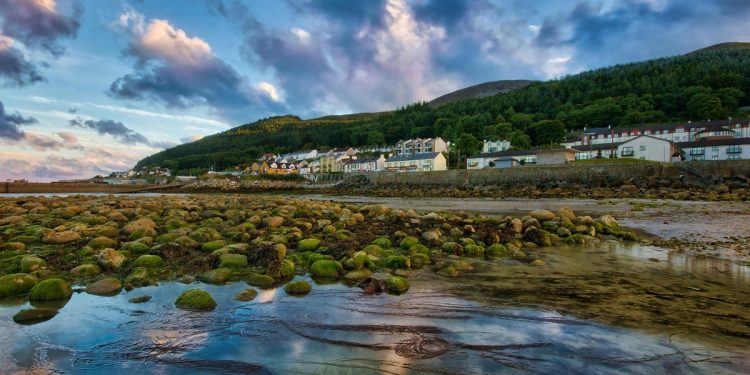 Irlandiyadan — Bu orollarda yashashni tanlaganlarga $96 000 gacha yordam!