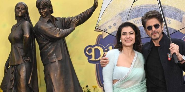 Londonda “O‘g‘irlanmagan Kelin” Qahramonlariga Haykal O‘rnatildi! Raj va Simran Endi Rasmiy Ravishda Afsonaga Aylandi