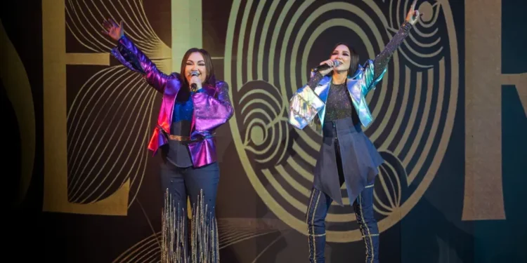 Layloning sahnadagi “xavfli tryuki” Toshkentni larzaga soldi: “Setora” konserti bir zumda shov-shuvga aylandi