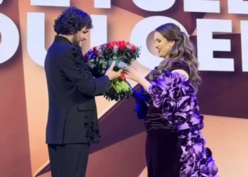 Sahnada romantik taklif: Shahlo Salayevaning qo‘li so‘raldi