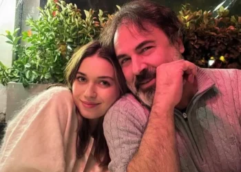 Yillardir davom etgan sukutdan so‘ng: Afra Saracho‘g‘li otasi bilan munosabatlarini tikladi