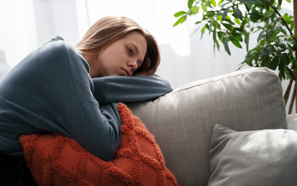 O‘zingiz bilan Yolg‘iz Qolganingizda Qiladigan Ammo Hech Kimga Aytmaydigan 10 Ta Holat