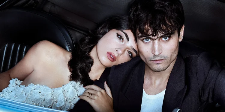 Deva Kassel sevgilisi bilan Vanity Fair muqovasida ko‘rinish berdi