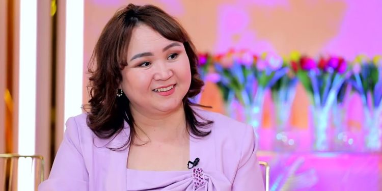 Aziza Abdullayeva kariyerasi va nega ajrashgani haqida gapirdi