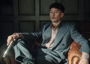 “O‘tkir soyabonlar” qaytmoqda: Tommy Shelby yana sahnada