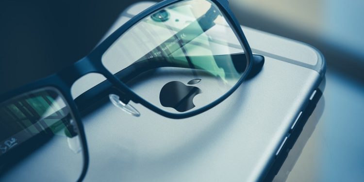 Apple’dan yangilik: ekransiz va ikkita kamerali aqlli ko‘zoynak