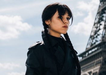 Jenna Ortega Parijda “Wednesday” 3-mavsum suratga olish jarayonida ko‘rindi
