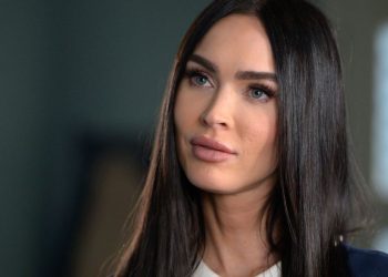 Gitlerga qiyoslash, plastik operatsiyalar va noodatiy uzuk: Megan Foksning mojarolarga boy hayoti