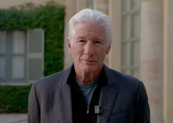 Richard Gere Donald Trampni keskin tanqid qildi