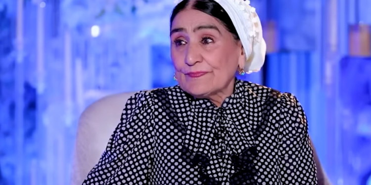 “Qirqdan oshganimda onam bilan topishganman”: Aziza Begmatova armonlari haqida so‘zlab berdi