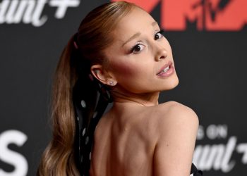 Ariana Grande AQSH hukumatidan qo‘shig‘ini ishlatmaslikni talab qildi