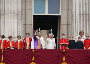 Britaniya qirollik oilasida hanuz amal qiladigan  g‘ayrioddiy 7 taqiqlar