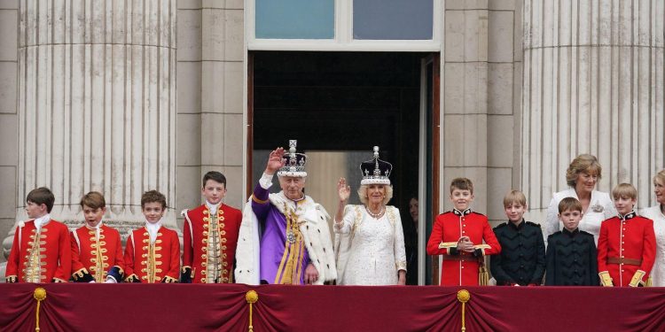 Britaniya qirollik oilasida hanuz amal qiladigan g‘ayrioddiy 7 taqiqlar