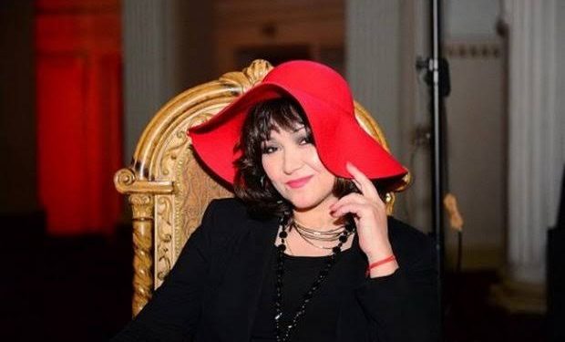 “Otamni o‘z ukasi pichoqlab o‘ldirgan” — Kumush Razzoqova hayotidagi og‘ir yo‘qotishlar haqida so‘zladi