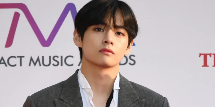 BTS a’zosi V ishtirokidagi yo‘l-transport hodisasi muxlislarni xavotirga soldi