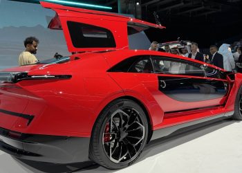 “Fantastik filmdan chiqqandek”: Saudiya Arabistoni yangi elektromobillarini namoyish etdi